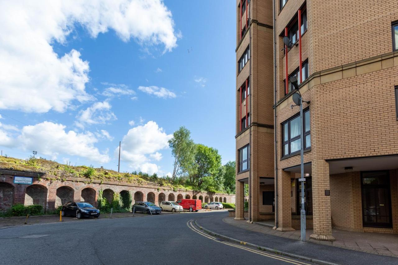 Stunning 1 Bed Merchant City Apartment With Parking 格拉斯哥 外观 照片